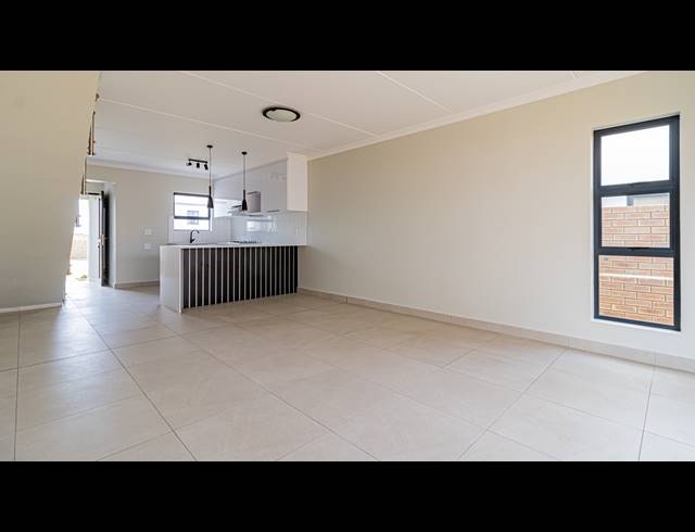 3 BEDROOM SECTIONAL TITLE FOR SALE IN THATCHFIELD RIDGE